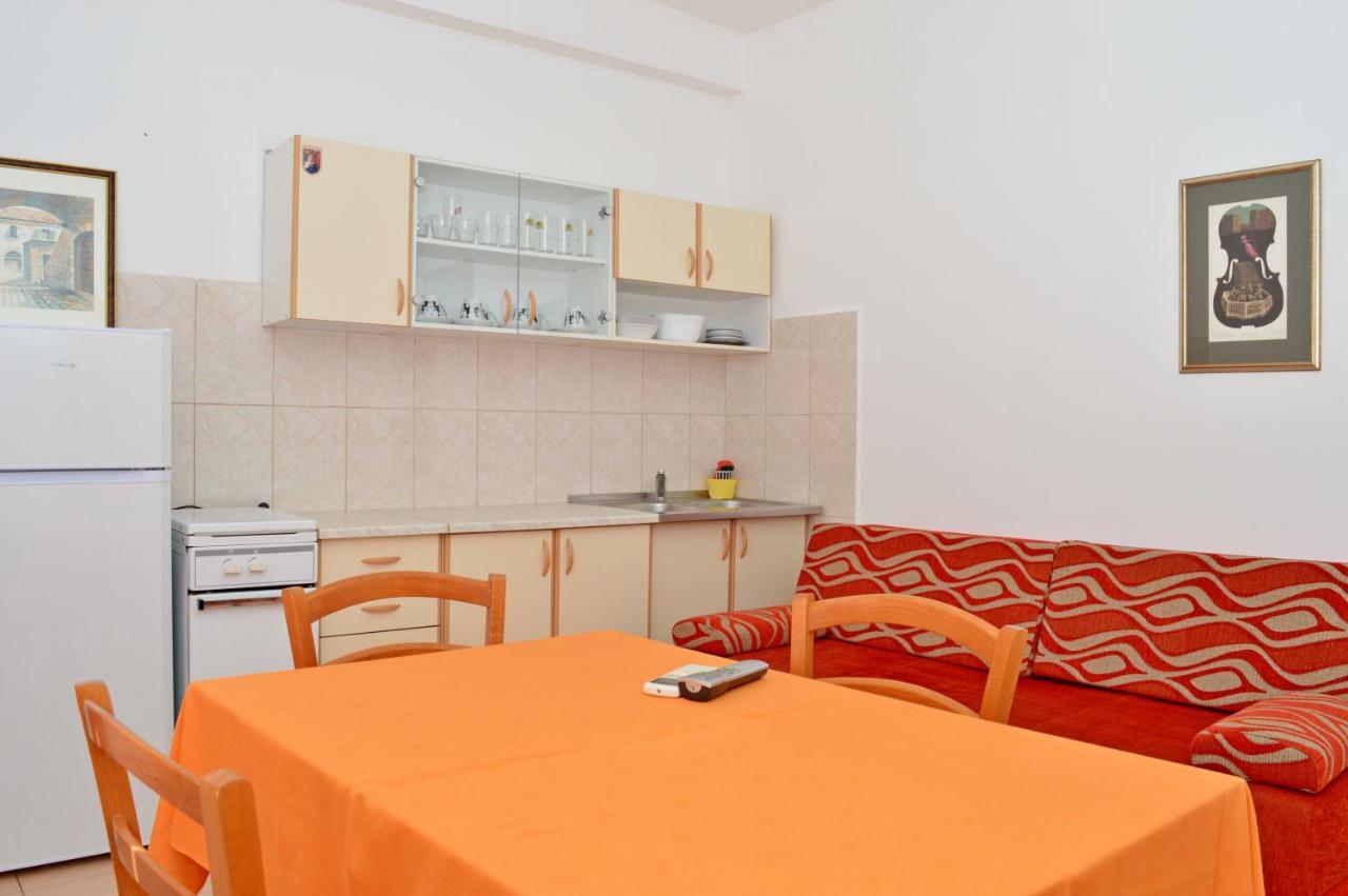 Apartments Macak Novalja Extérieur photo